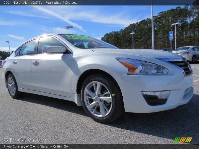 Pearl White / Charcoal 2014 Nissan Altima 2.5 SV