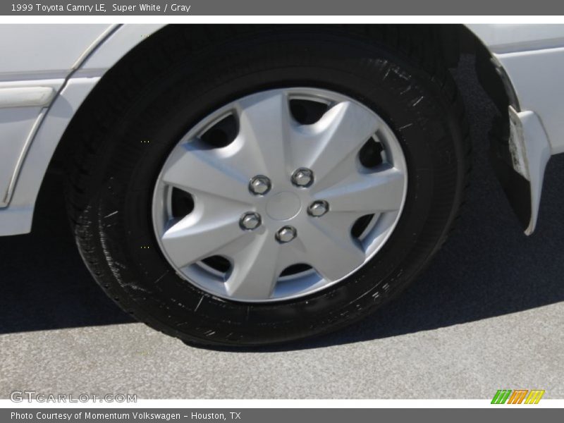Super White / Gray 1999 Toyota Camry LE