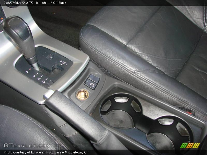 Ice White / Off Black 2005 Volvo S40 T5