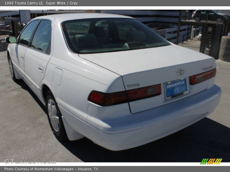 Super White / Gray 1999 Toyota Camry LE