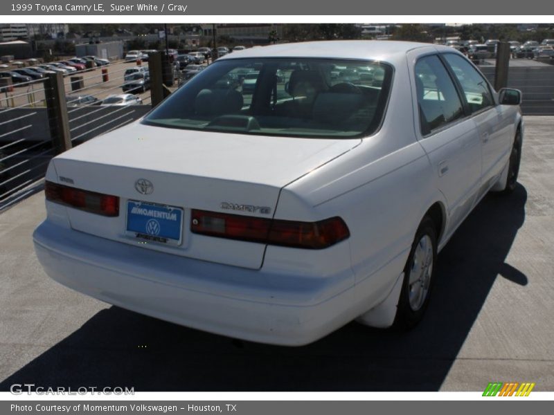 Super White / Gray 1999 Toyota Camry LE