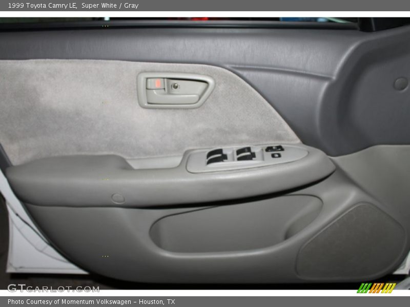 Super White / Gray 1999 Toyota Camry LE