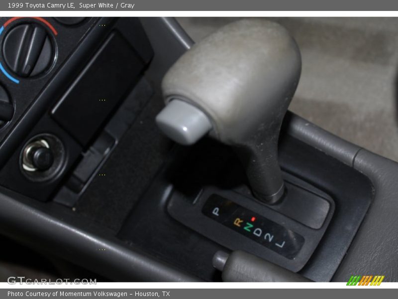 Super White / Gray 1999 Toyota Camry LE