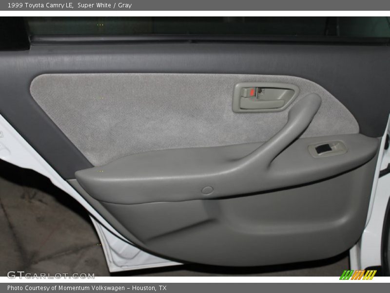 Super White / Gray 1999 Toyota Camry LE