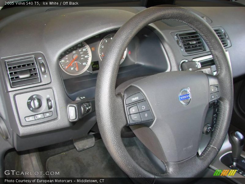 Ice White / Off Black 2005 Volvo S40 T5