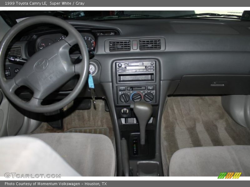 Super White / Gray 1999 Toyota Camry LE