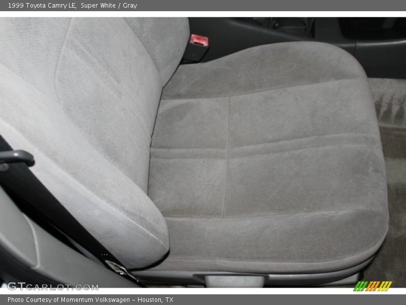 Super White / Gray 1999 Toyota Camry LE