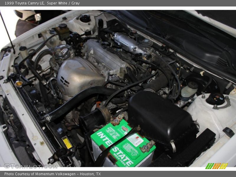 Super White / Gray 1999 Toyota Camry LE