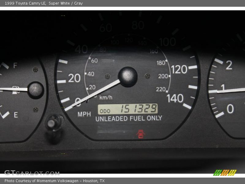 Super White / Gray 1999 Toyota Camry LE