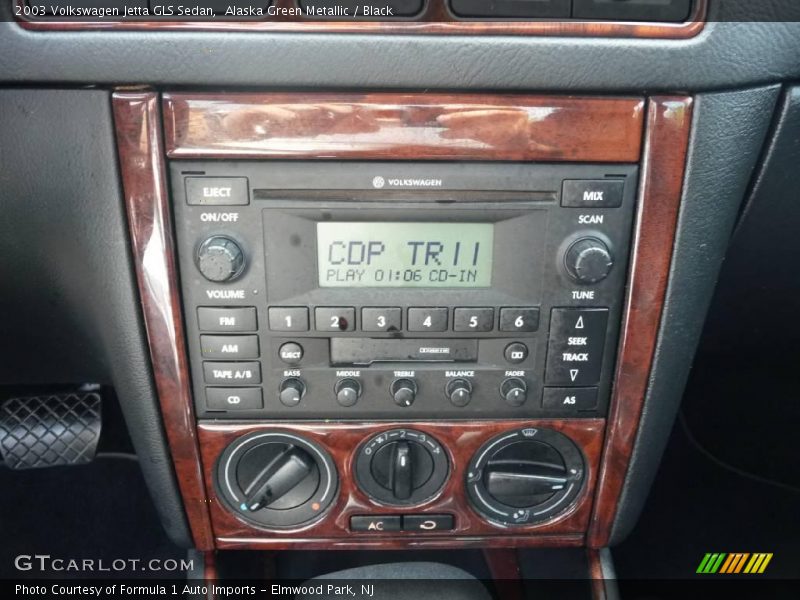 Alaska Green Metallic / Black 2003 Volkswagen Jetta GLS Sedan