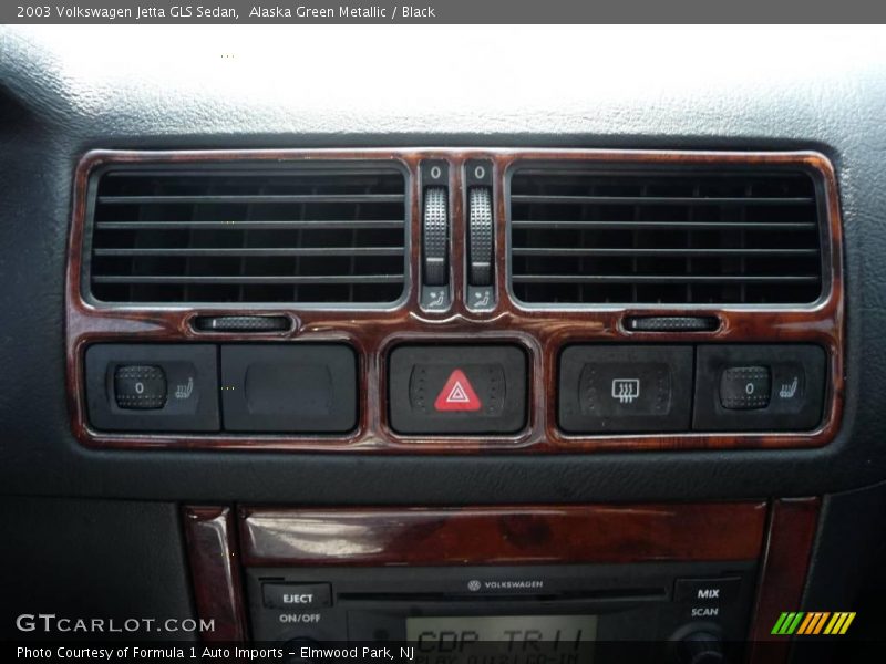 Alaska Green Metallic / Black 2003 Volkswagen Jetta GLS Sedan