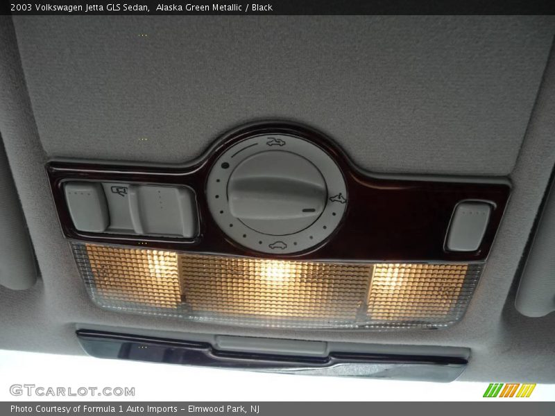 Alaska Green Metallic / Black 2003 Volkswagen Jetta GLS Sedan