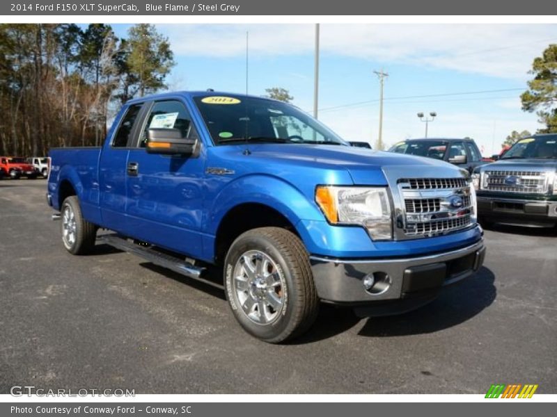 Front 3/4 View of 2014 F150 XLT SuperCab