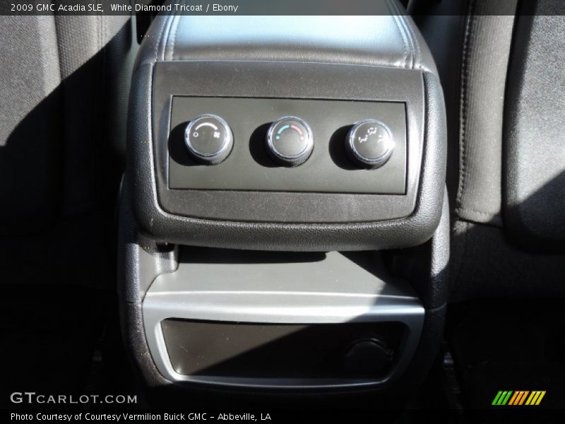 White Diamond Tricoat / Ebony 2009 GMC Acadia SLE