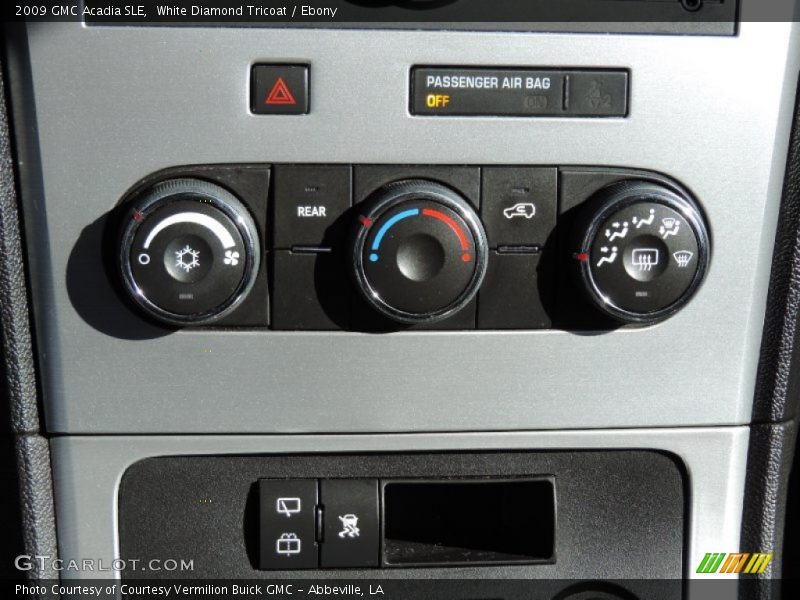 White Diamond Tricoat / Ebony 2009 GMC Acadia SLE