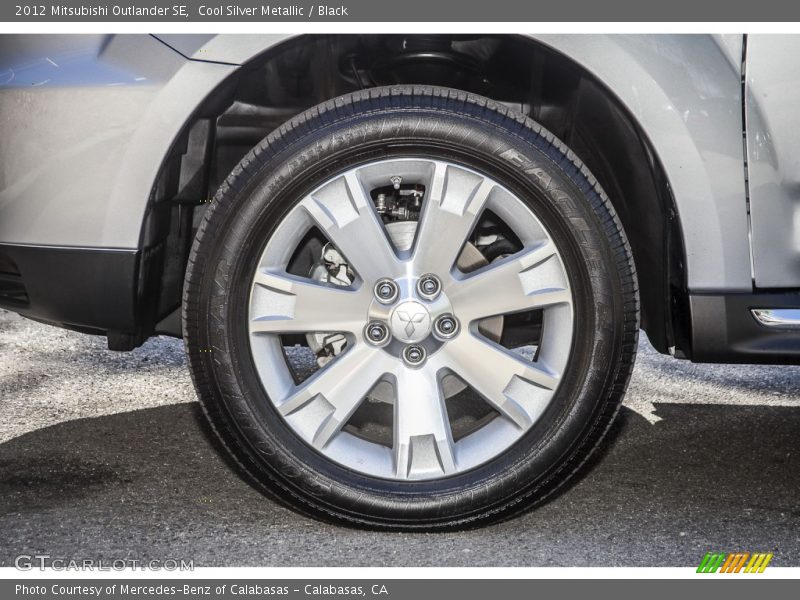 Cool Silver Metallic / Black 2012 Mitsubishi Outlander SE