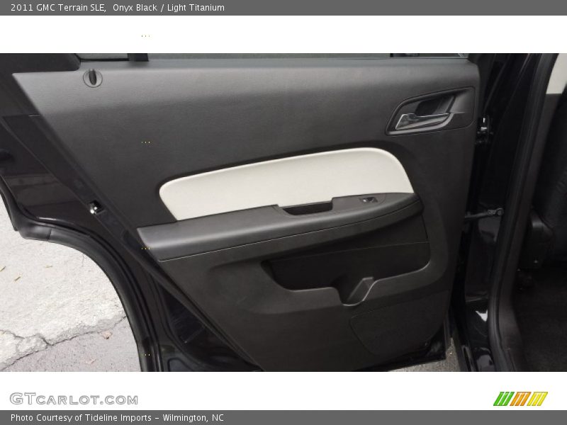 Onyx Black / Light Titanium 2011 GMC Terrain SLE