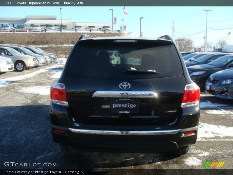 Black / Ash 2013 Toyota Highlander V6 4WD