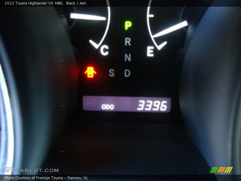 Black / Ash 2013 Toyota Highlander V6 4WD