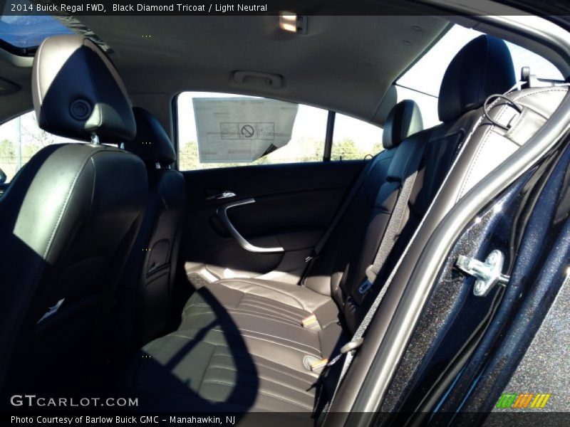 Black Diamond Tricoat / Light Neutral 2014 Buick Regal FWD