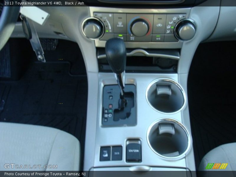 Black / Ash 2013 Toyota Highlander V6 4WD