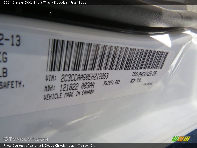 Bright White / Black/Light Frost Beige 2014 Chrysler 300