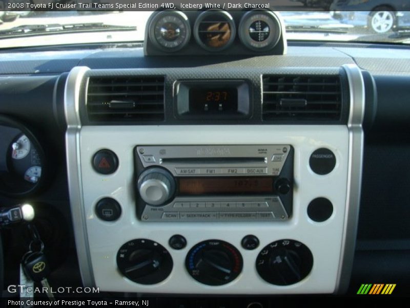 Iceberg White / Dark Charcoal 2008 Toyota FJ Cruiser Trail Teams Special Edition 4WD