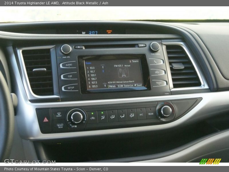 Attitude Black Metallic / Ash 2014 Toyota Highlander LE AWD