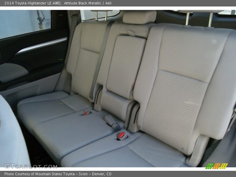 Attitude Black Metallic / Ash 2014 Toyota Highlander LE AWD