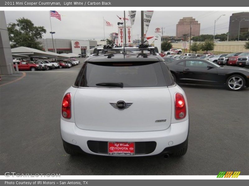 Light White / Carbon Black 2011 Mini Cooper Countryman