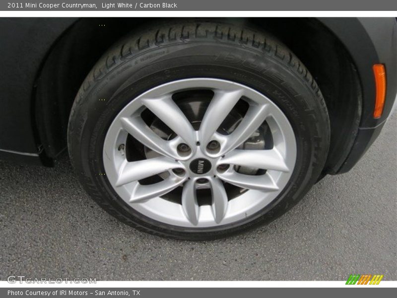 Light White / Carbon Black 2011 Mini Cooper Countryman