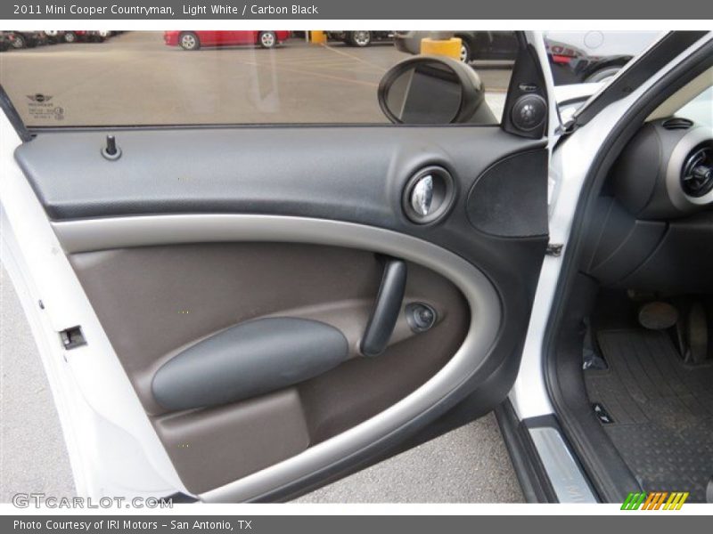 Light White / Carbon Black 2011 Mini Cooper Countryman