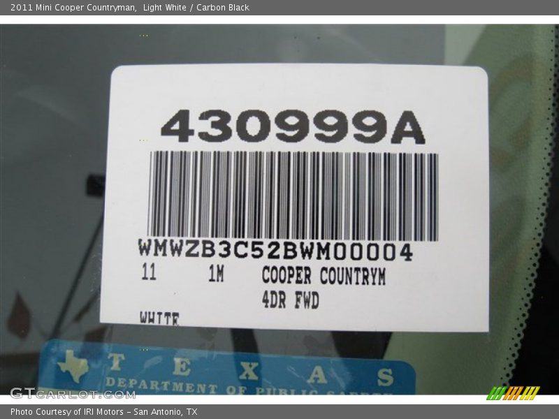 Light White / Carbon Black 2011 Mini Cooper Countryman