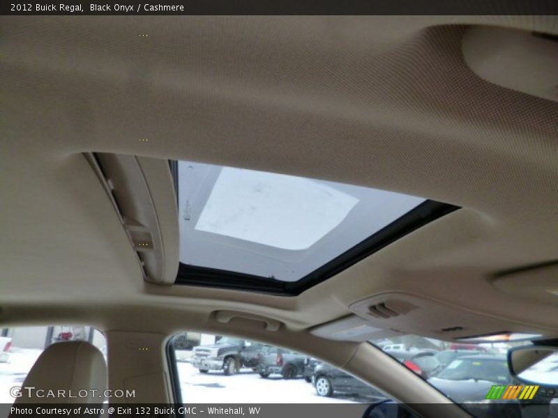 Black Onyx / Cashmere 2012 Buick Regal