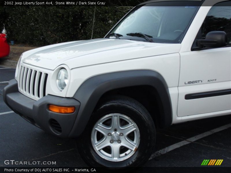 Stone White / Dark Slate Gray 2002 Jeep Liberty Sport 4x4