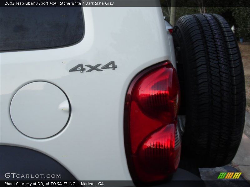 Stone White / Dark Slate Gray 2002 Jeep Liberty Sport 4x4