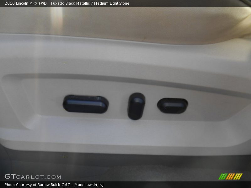 Tuxedo Black Metallic / Medium Light Stone 2010 Lincoln MKX FWD
