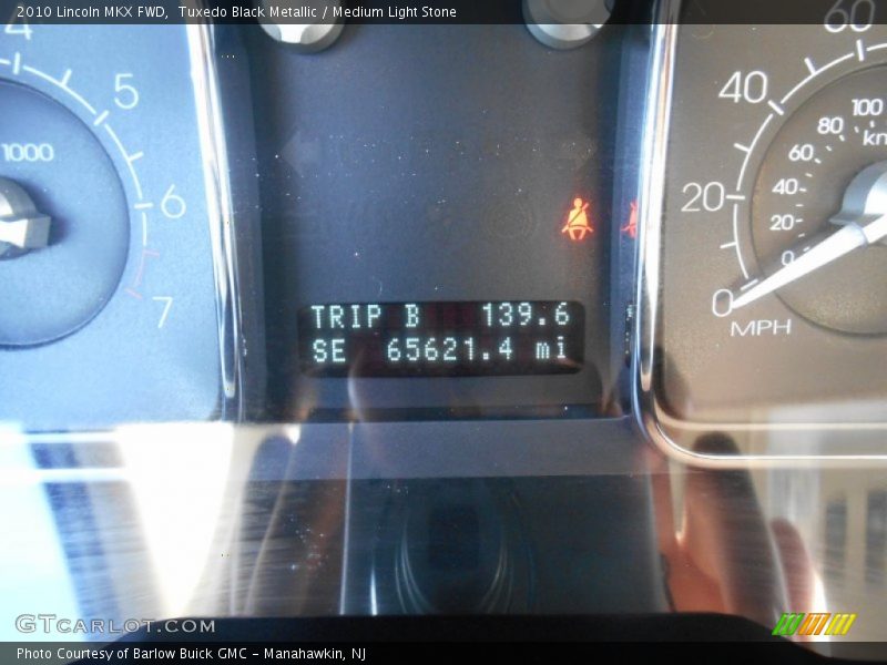 Tuxedo Black Metallic / Medium Light Stone 2010 Lincoln MKX FWD