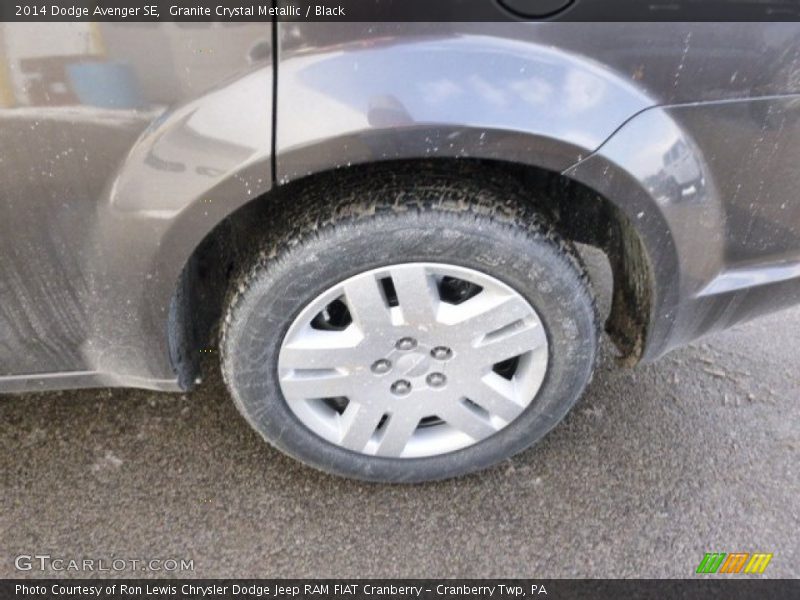 Granite Crystal Metallic / Black 2014 Dodge Avenger SE