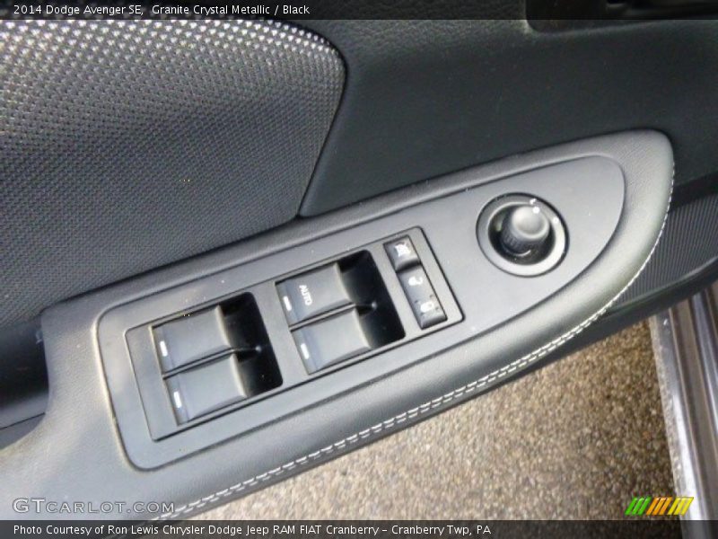 Granite Crystal Metallic / Black 2014 Dodge Avenger SE