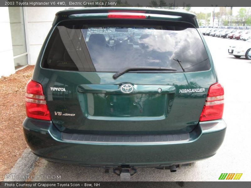 Electric Green Mica / Ivory 2003 Toyota Highlander V6 4WD