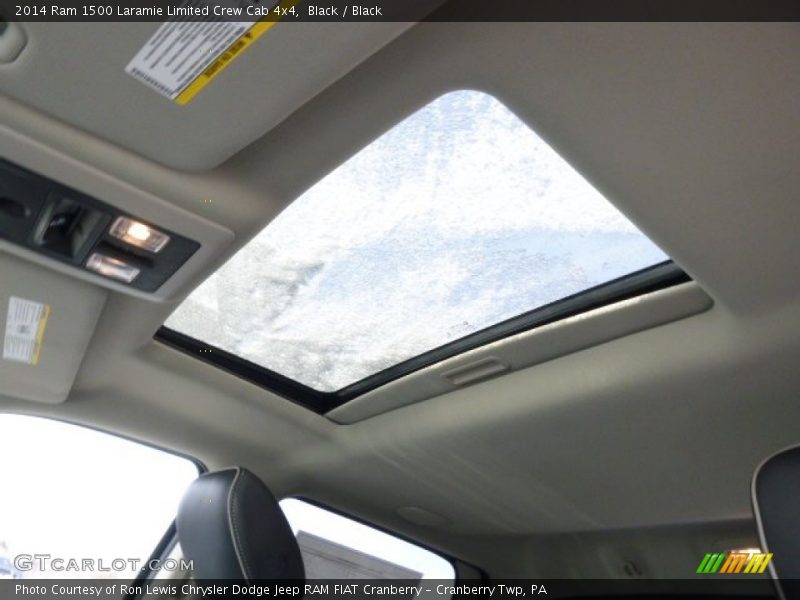 Sunroof of 2014 1500 Laramie Limited Crew Cab 4x4