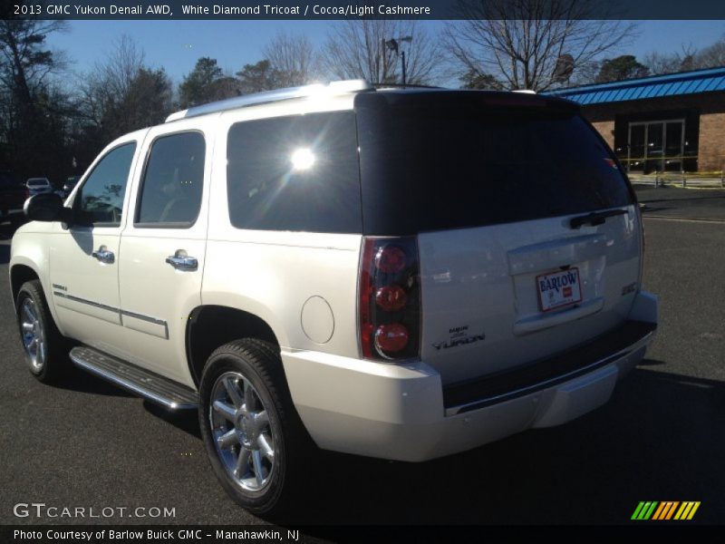 White Diamond Tricoat / Cocoa/Light Cashmere 2013 GMC Yukon Denali AWD
