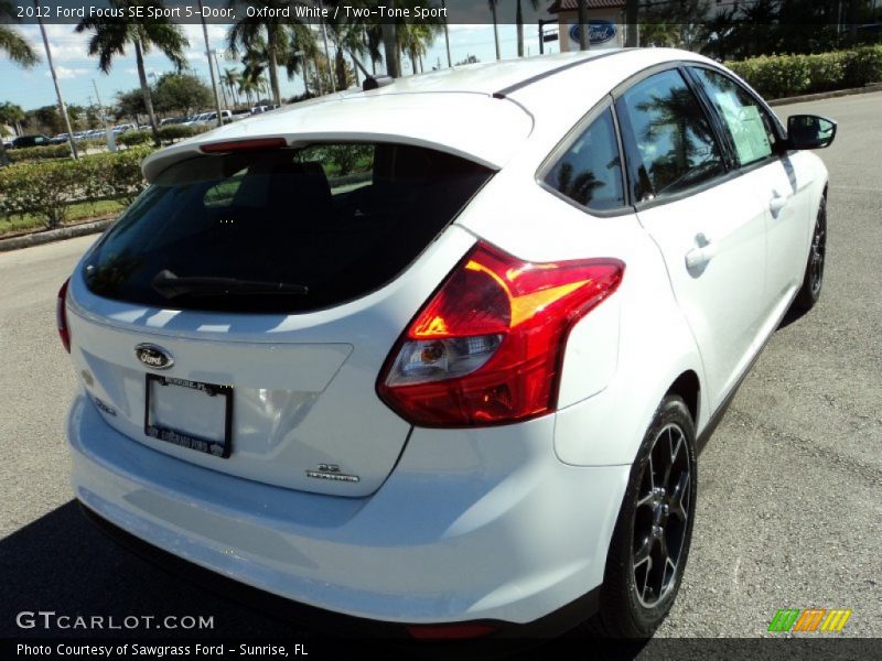 Oxford White / Two-Tone Sport 2012 Ford Focus SE Sport 5-Door