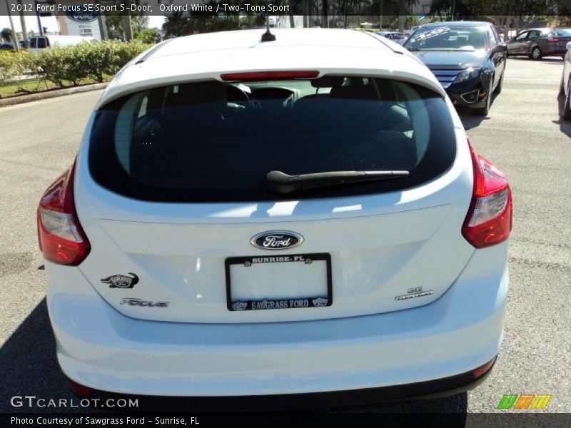 Oxford White / Two-Tone Sport 2012 Ford Focus SE Sport 5-Door