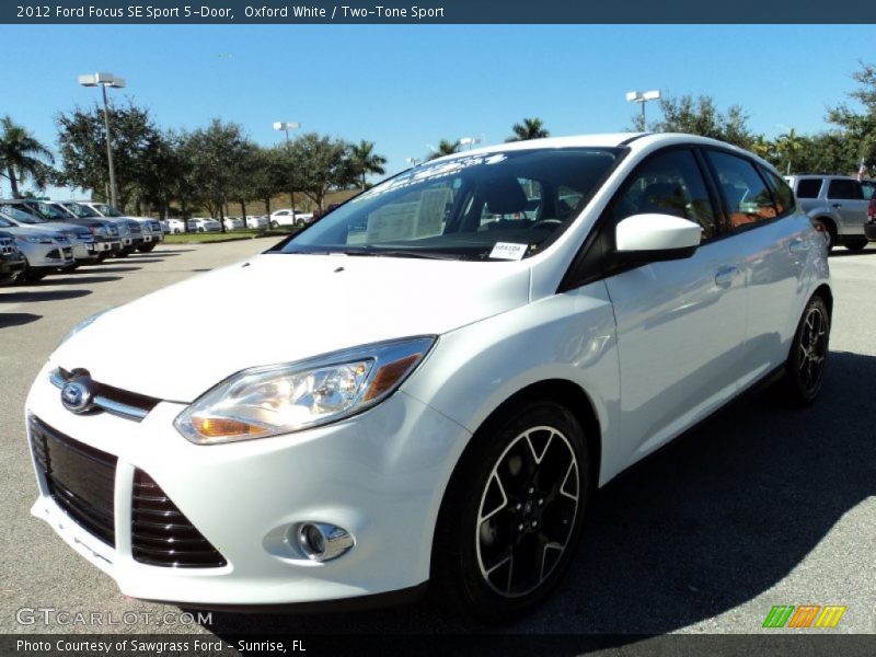 Oxford White / Two-Tone Sport 2012 Ford Focus SE Sport 5-Door