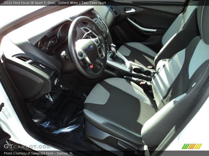 Oxford White / Two-Tone Sport 2012 Ford Focus SE Sport 5-Door