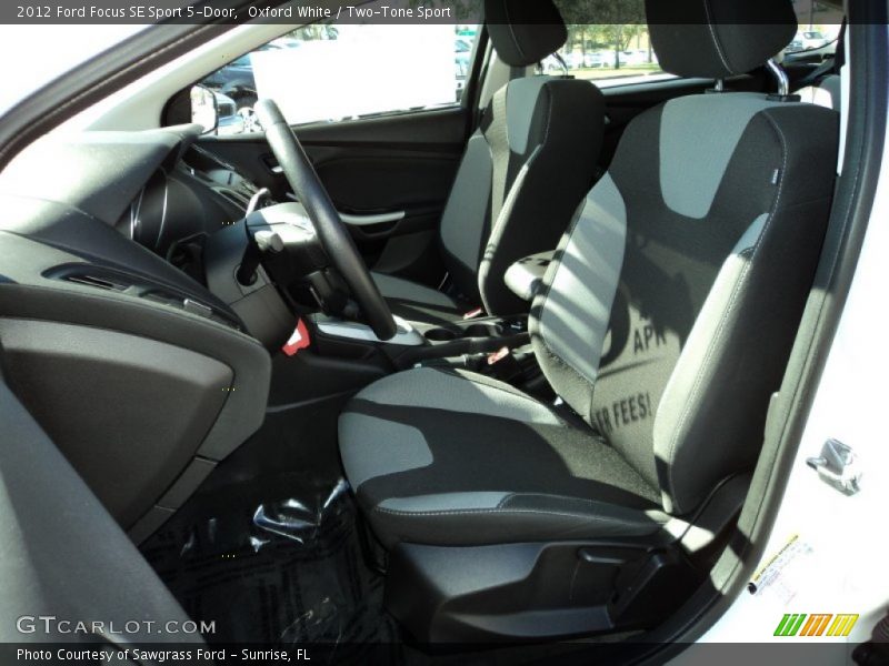 Oxford White / Two-Tone Sport 2012 Ford Focus SE Sport 5-Door
