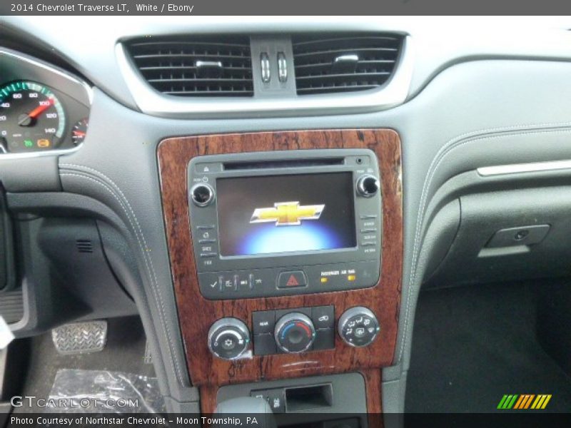 White / Ebony 2014 Chevrolet Traverse LT