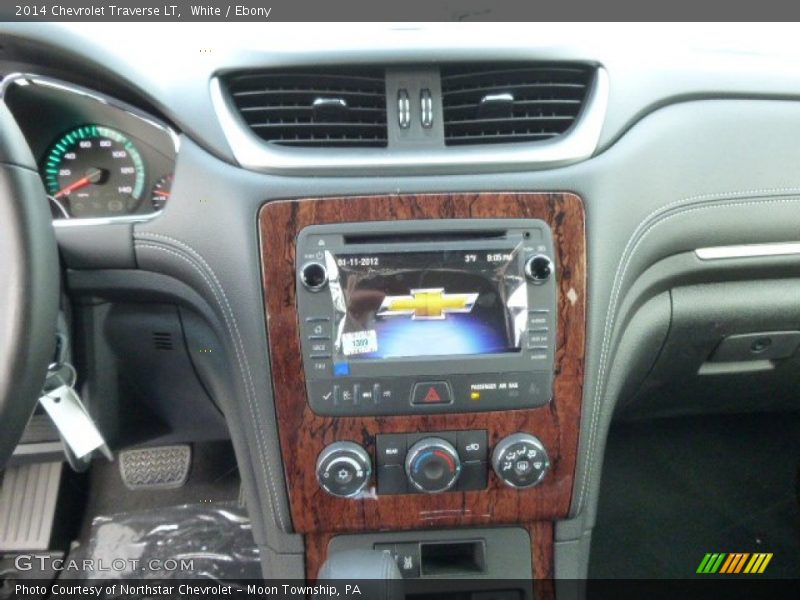 White / Ebony 2014 Chevrolet Traverse LT
